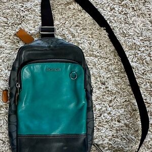 Coach Graham Teal and Black Crossbody Sling Bag